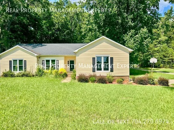 7301 Gilead Rd, Huntersville, NC 28078