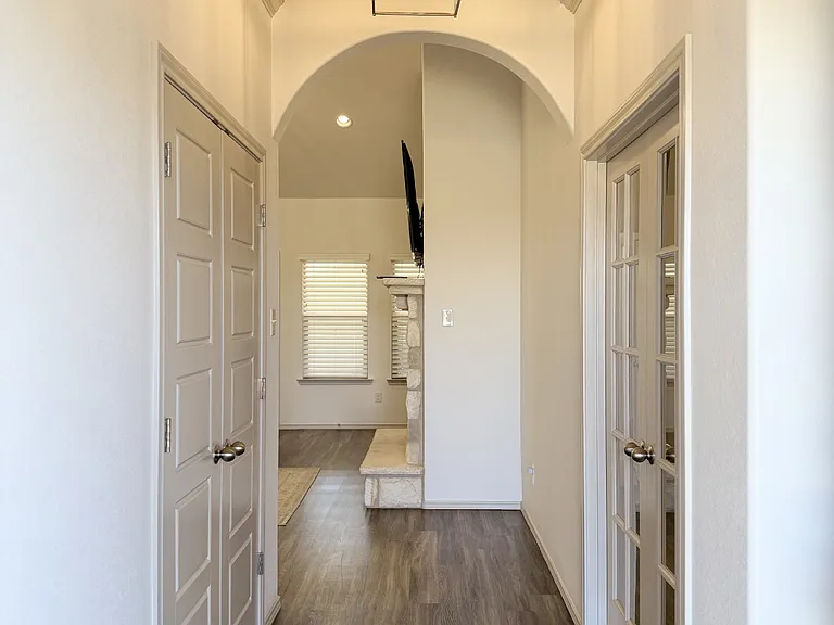 12202 Ithaca Ave — Photo 3