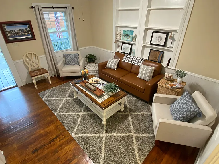 4961 Hyde Ave — Photo 4