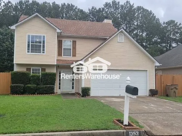1353 Isleworth Cir, College Park, GA 30349