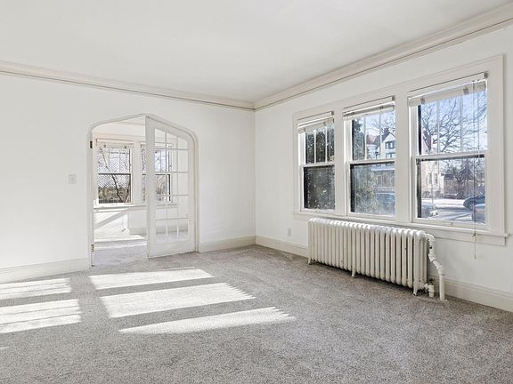 3rd image of 969 Saint Clair Ave