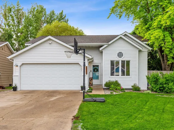 5334 18th St S, Fargo, ND 58104