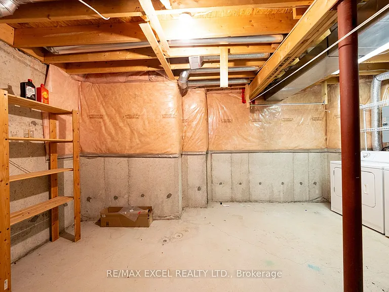 98 Georgian Dr — Photo 28