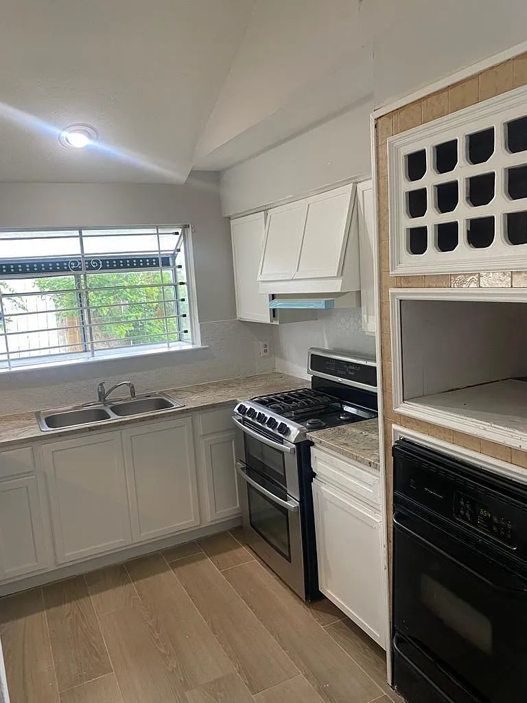3 bed, 2.0 bath, 1785 sqft, $1,800 — Photo 4
