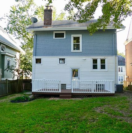 3rd image of 2912 Victoria Ave