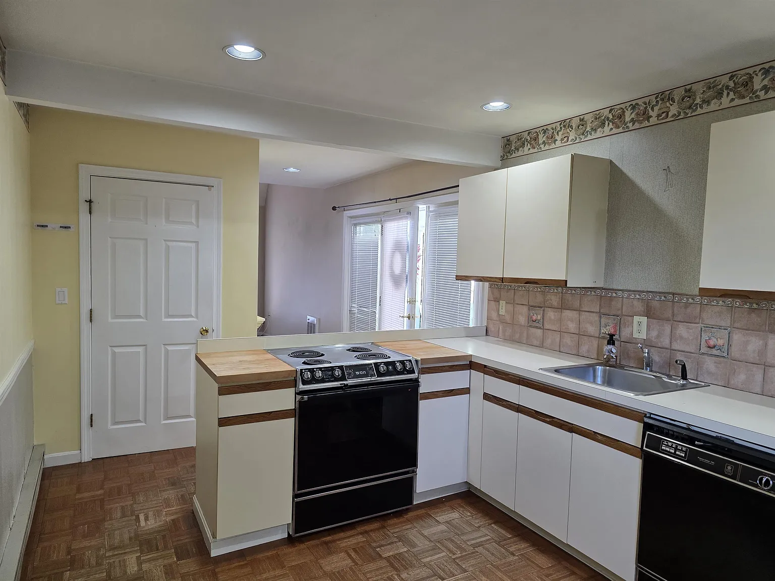 Carriage House — Photo 3