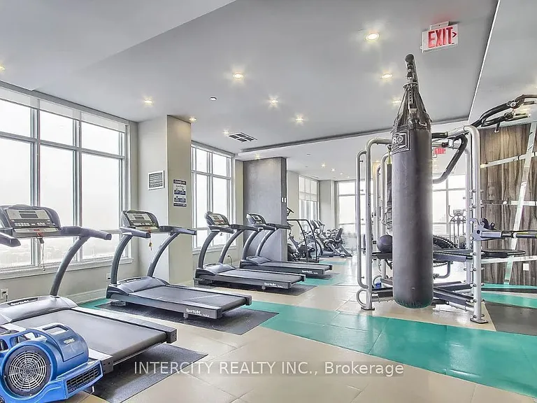 9201 Yonge St #1602 — Photo 16