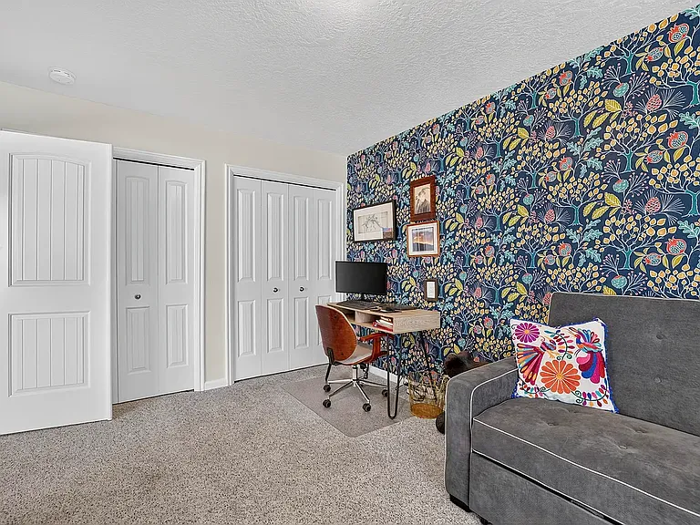 8106 W Penny Ln — Photo 6