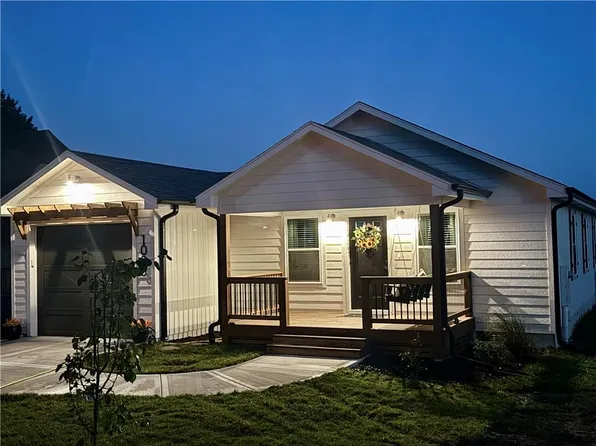 1035 Chestnut St, Osawatomie, KS 66064