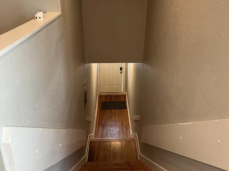 1216 N Blackwelder Ave #6 — Photo 4