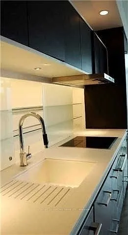 45 Charles St E #3912 — Photo 5