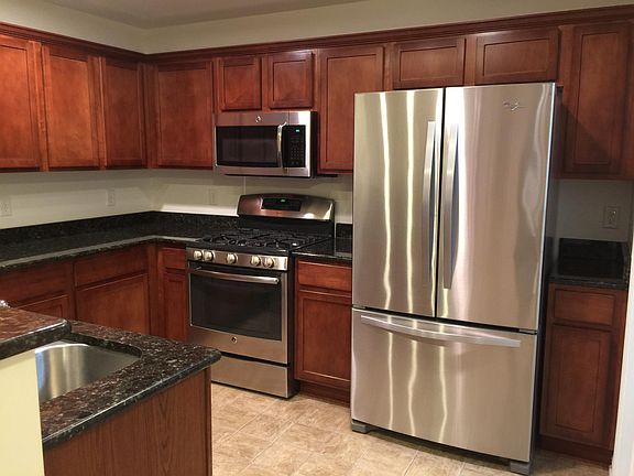 5th image of 309 Brookfield Dr
