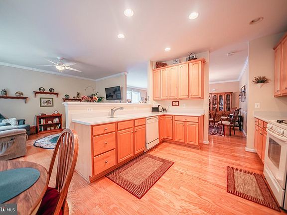 3rd image of 3668 Osborne Dr
