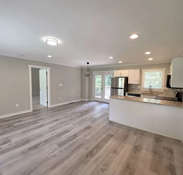 2741 Norma Cir — Photo 2