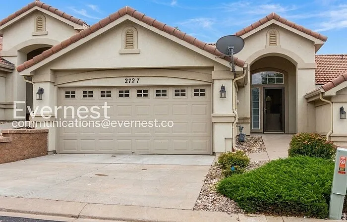 3 bed, 2.5 bath, 2010 sqft, $2,345 — Photo 1