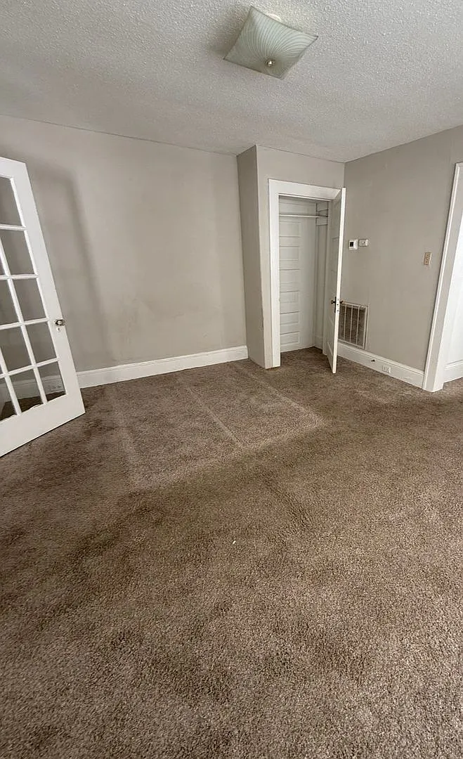 1404 W. Fourth St. - 3 Unit — Photo 2