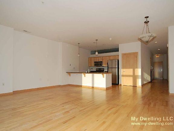 2nd image of 601 E Ogden Ave Unit 506
