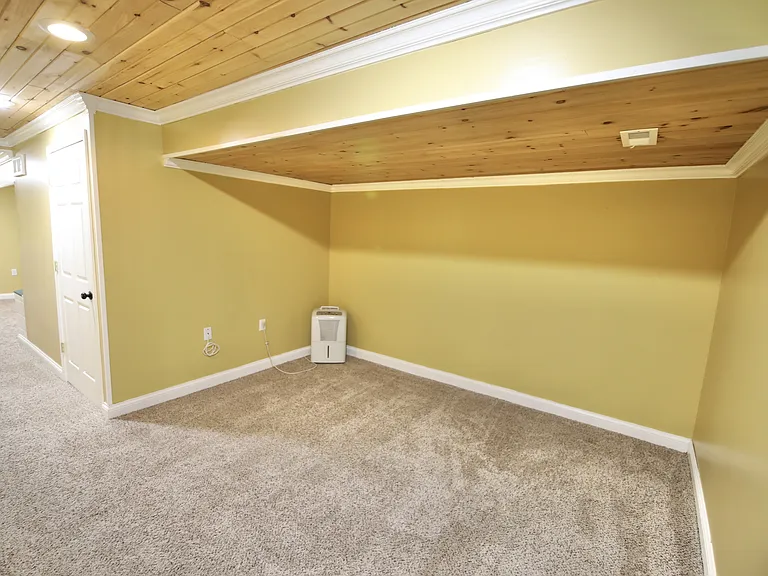 4400 Greensbury Dr — Photo 25