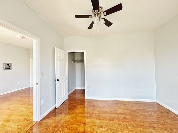 3rd image of 15 Ross Ave #1