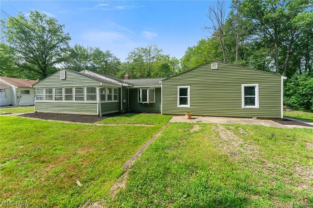 17632 Laurel Ave photo 1