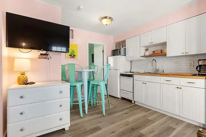 12 G St #54