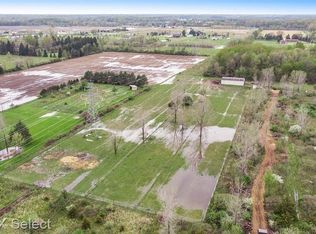 1139 N McKinley Rd, Flushing, MI 48433