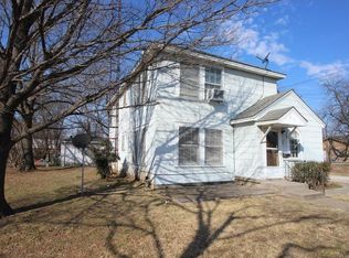 913 S Grand Ave, Gainesville, TX 76240