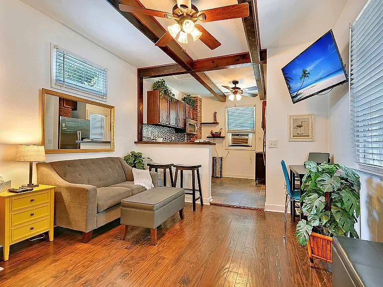 47 Kennedy St #1 — Photo 2