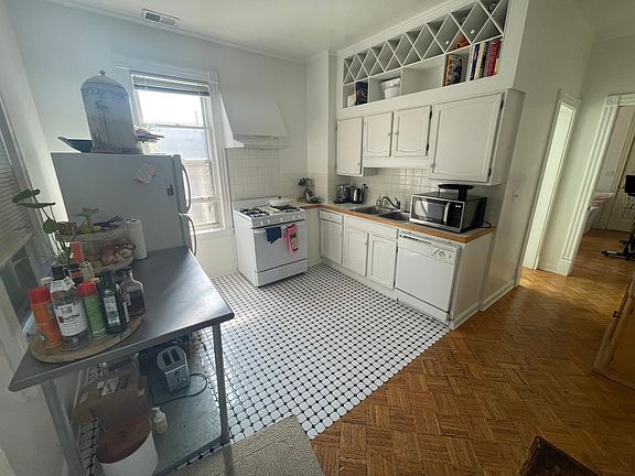 4th image of 2701 N Magnolia Ave APT 2R