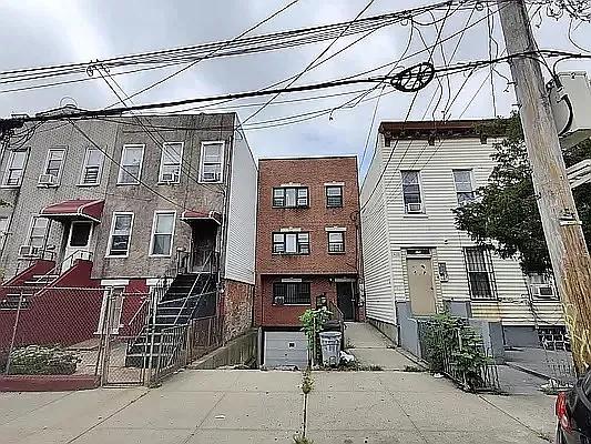 Rented by Signature Property Realty | media 5