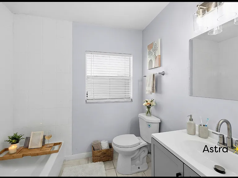 200 Westwood Ter N #206 — Photo 8