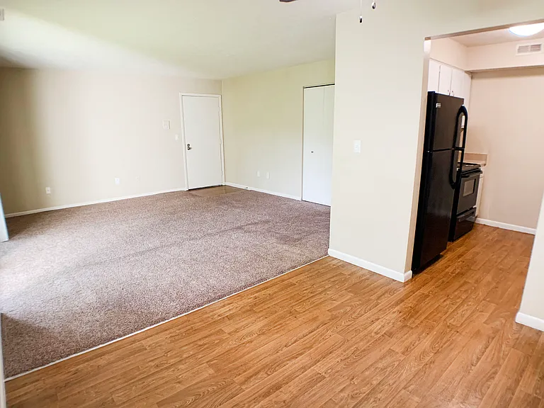 Hunter's Creek Apartments — Photo 52