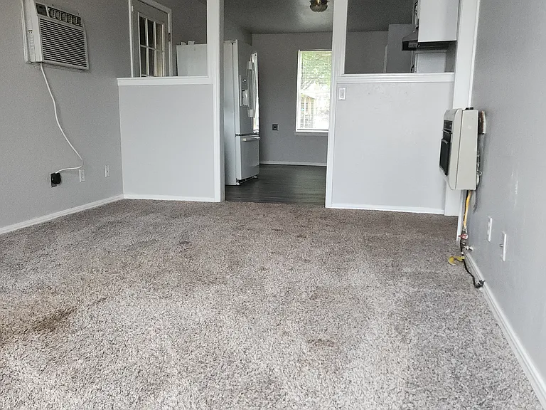 5929 S Regina Ave — Photo 11