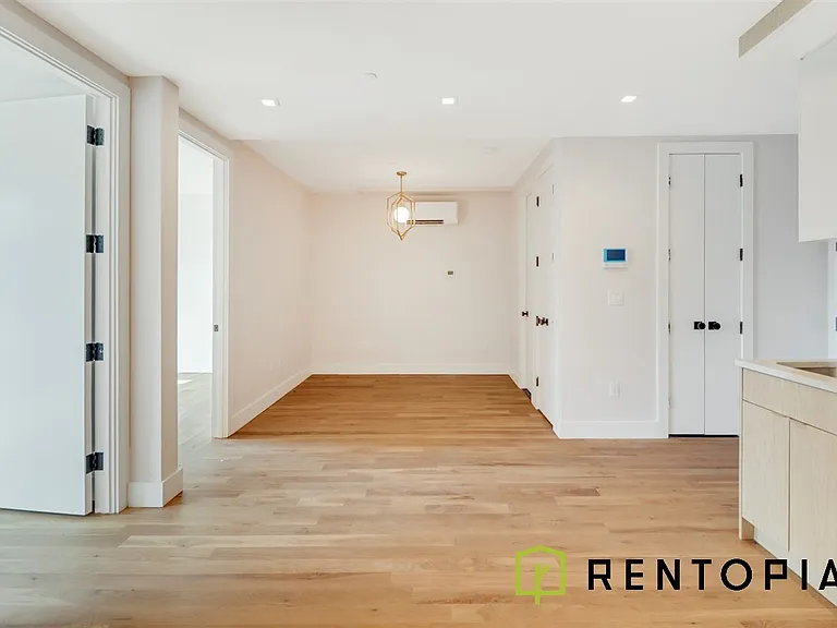 443 Graham Ave #2I — Photo 3
