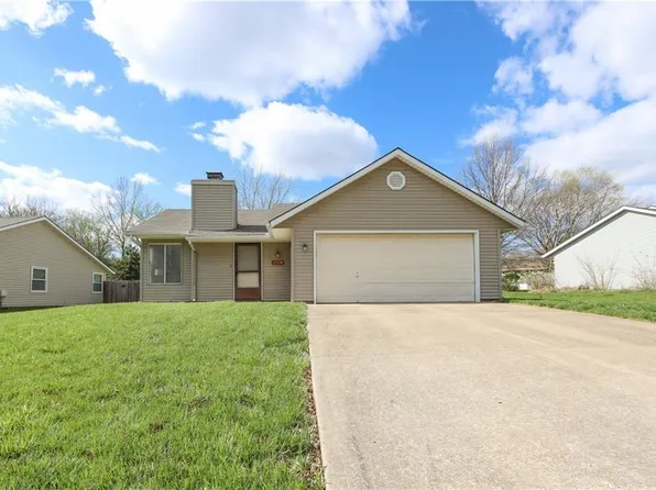 13124 S Brougham Dr, Olathe, KS 66062