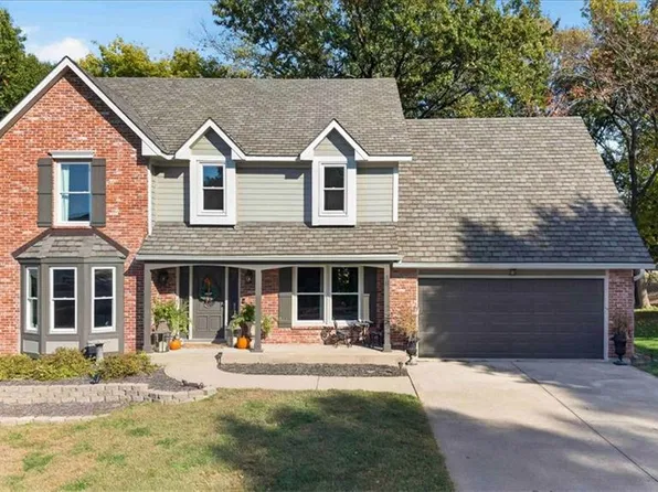 46 NE Shoreview Dr, Lees Summit, MO 64064