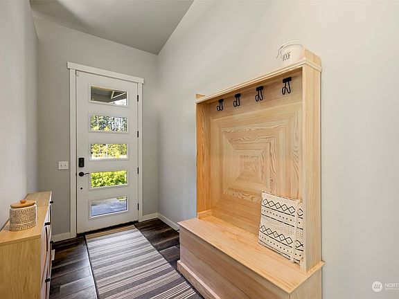 4th image of 18829 86th Drive NW