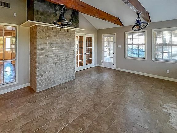 5th image of 1802 Laurel Springs Ln