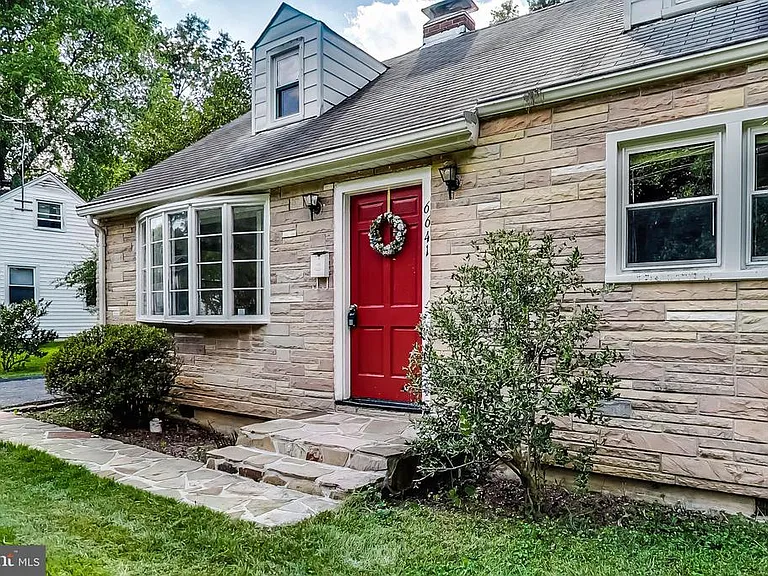 6641 Barrett Rd — Photo 46
