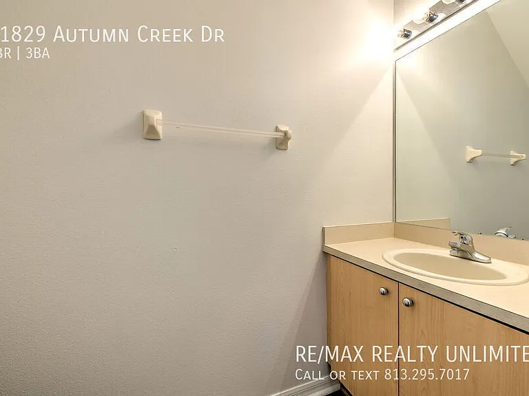 11829 Autumn Creek Dr — Photo 32