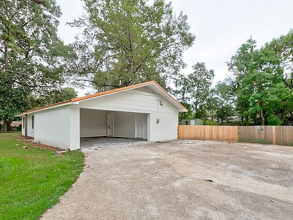 2nd image of 631 Mary Ann Dr
