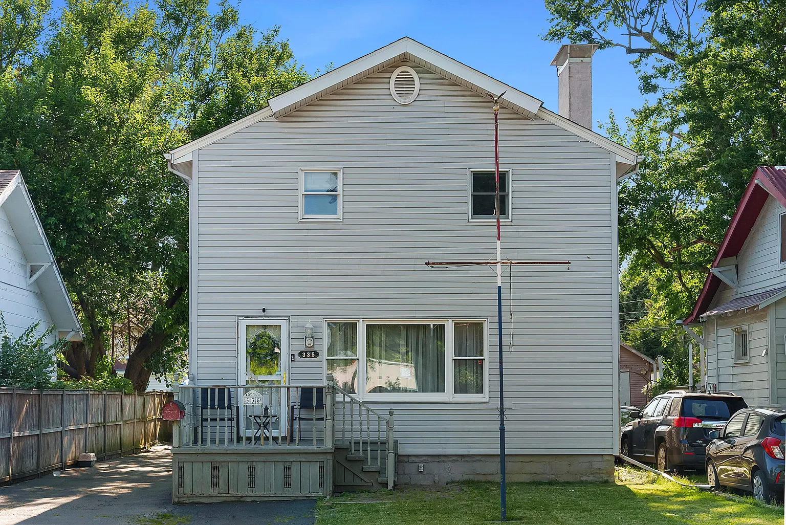 335 Columbian Ave photo 1