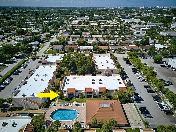 3rd image of 1428 SE 4th Avenue #107