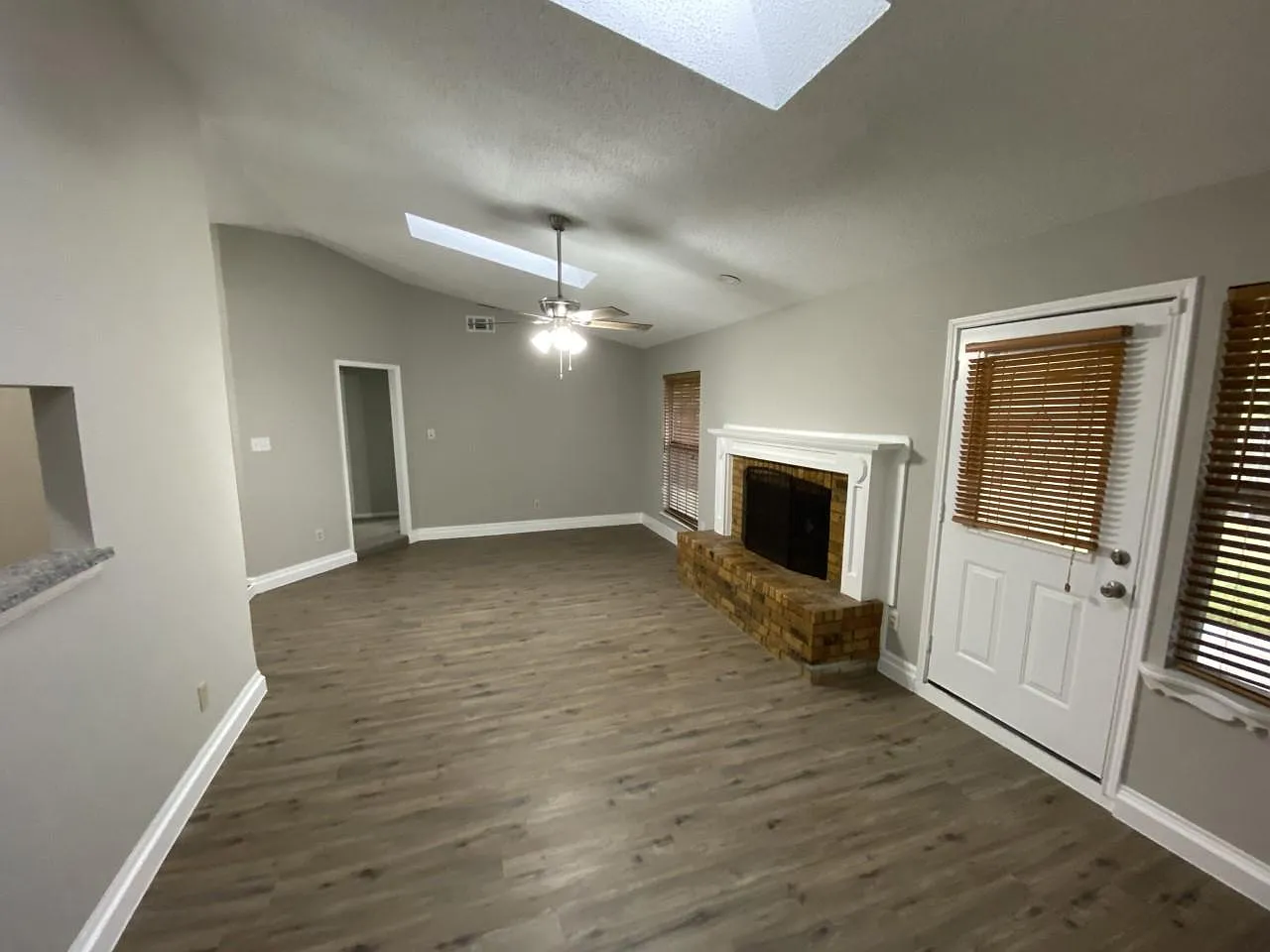 3 bed, 1272 sqft, $1,950 — Photo 3