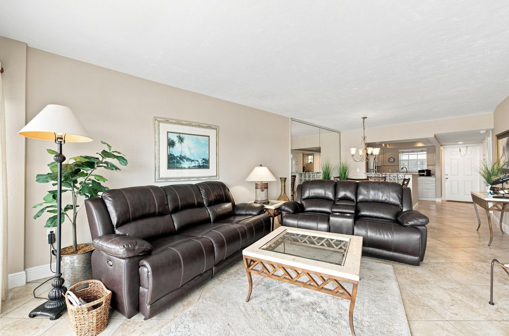 140 NE 28TH Avenue #602, photo 5