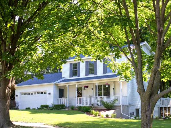 2826 Valley Ave NW, Grand Rapids, MI 49544
