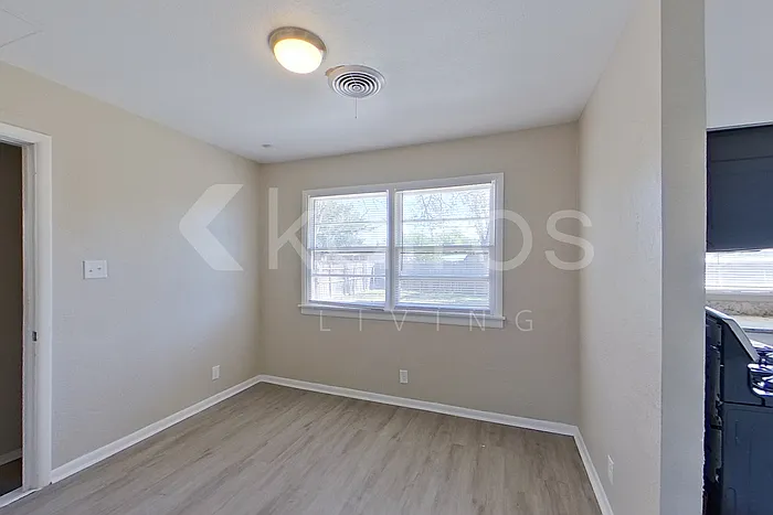 1509 Bell St — Photo 14