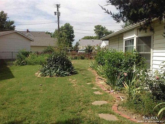 2nd image of 615 Delia Ave