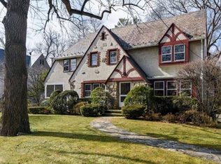 121 Brewster Rd, Scarsdale, NY 10583