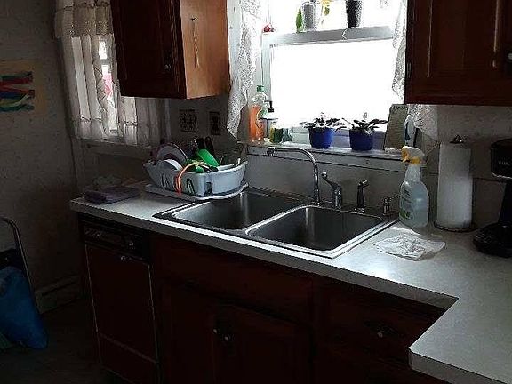2nd image of 293 Hoffman St